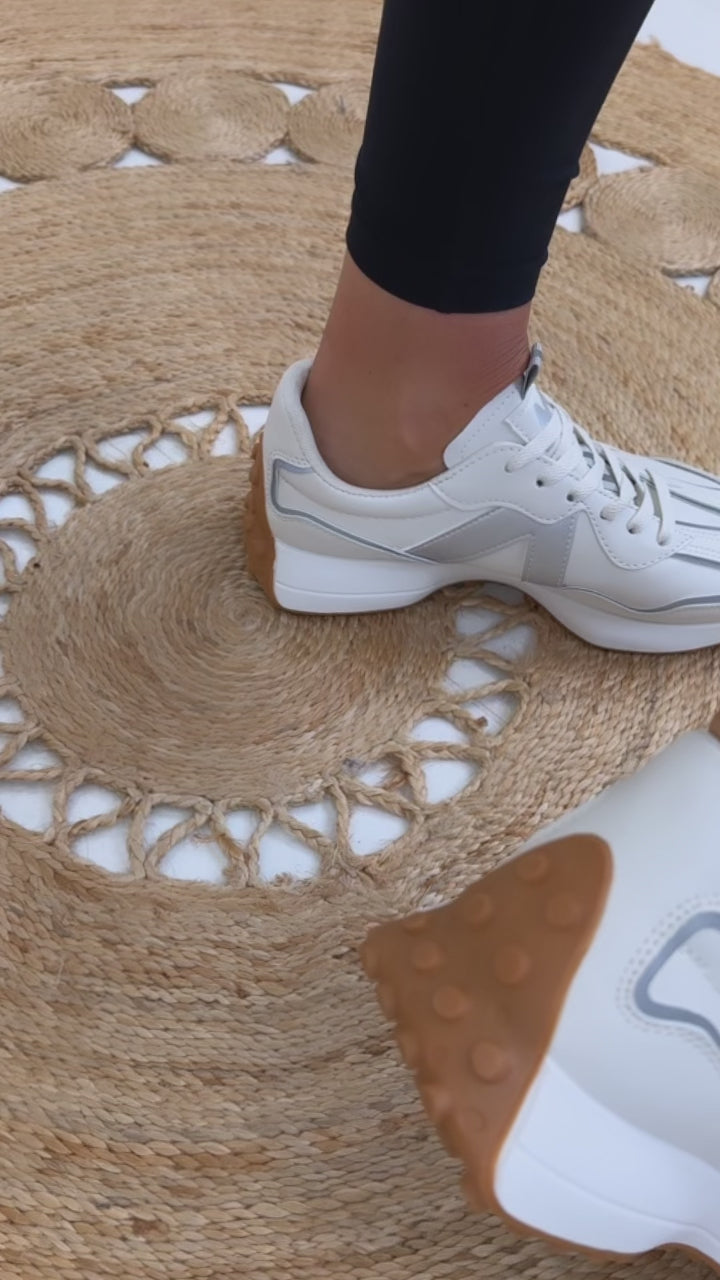 Trish Beige/Silver Side Trainers