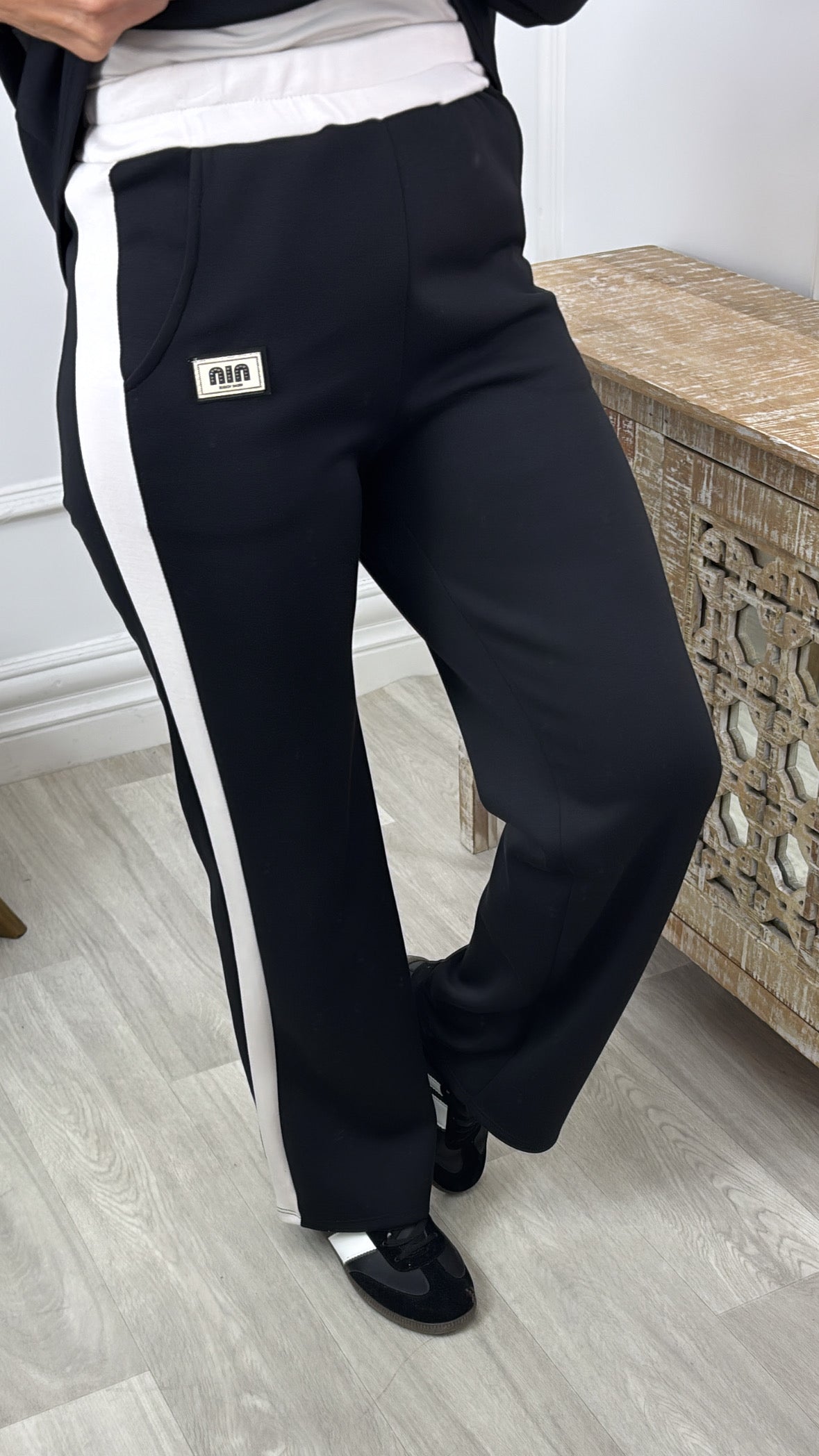 Rowena Black Side Stripe Set
