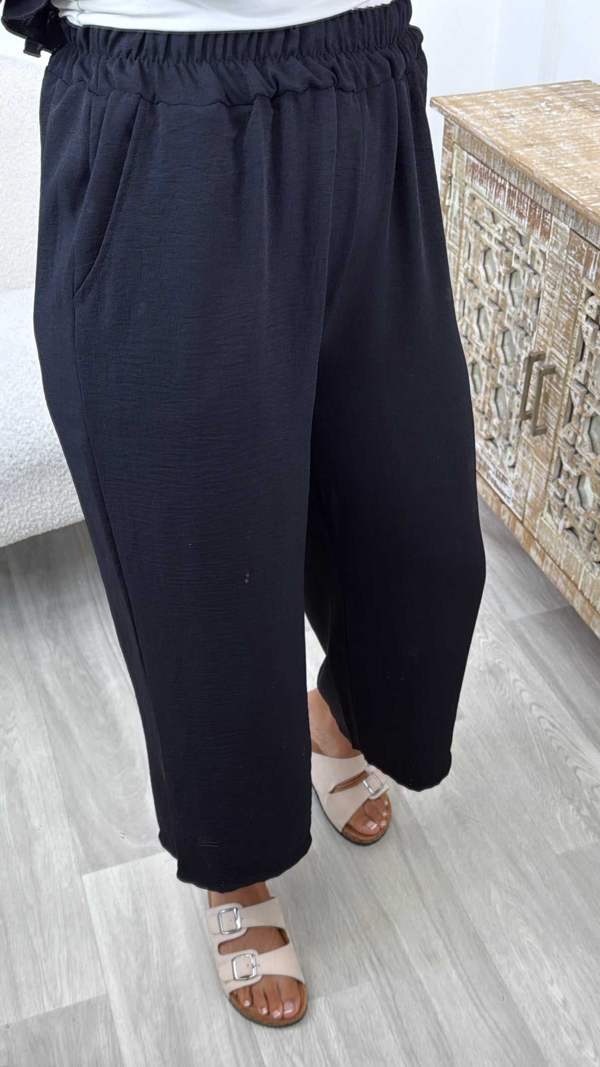 Nessa Black Frill Detail Set