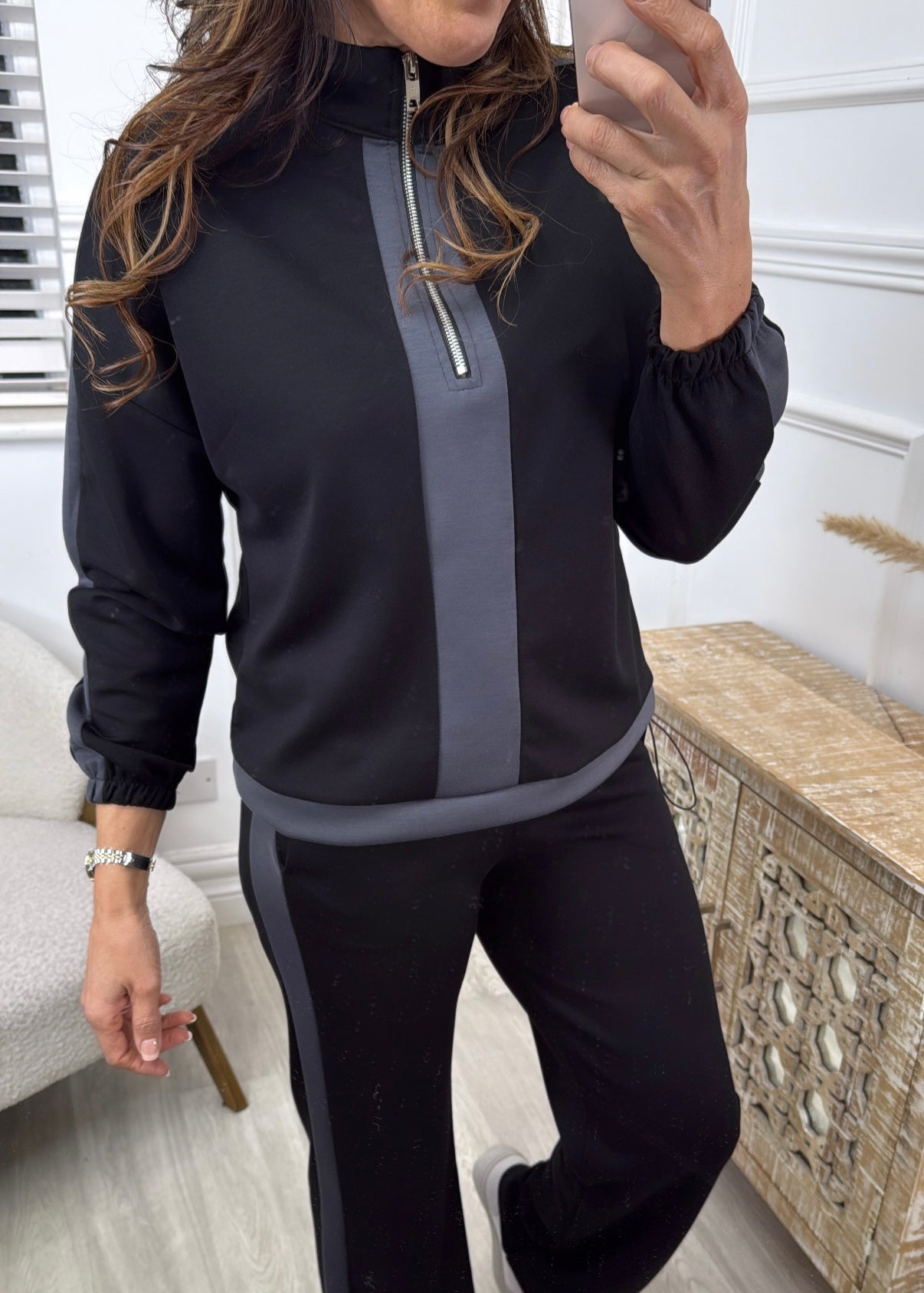 Roseli Black Sweatshirt Set