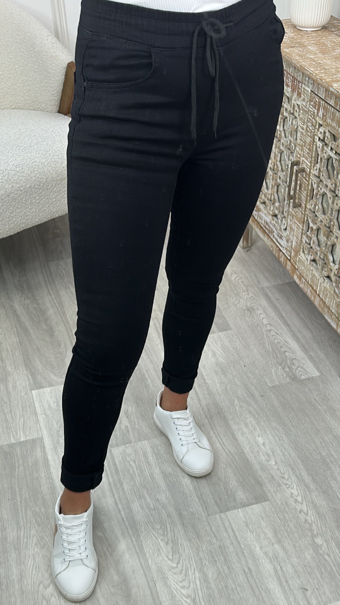 Shelia Black Skinny Jeans