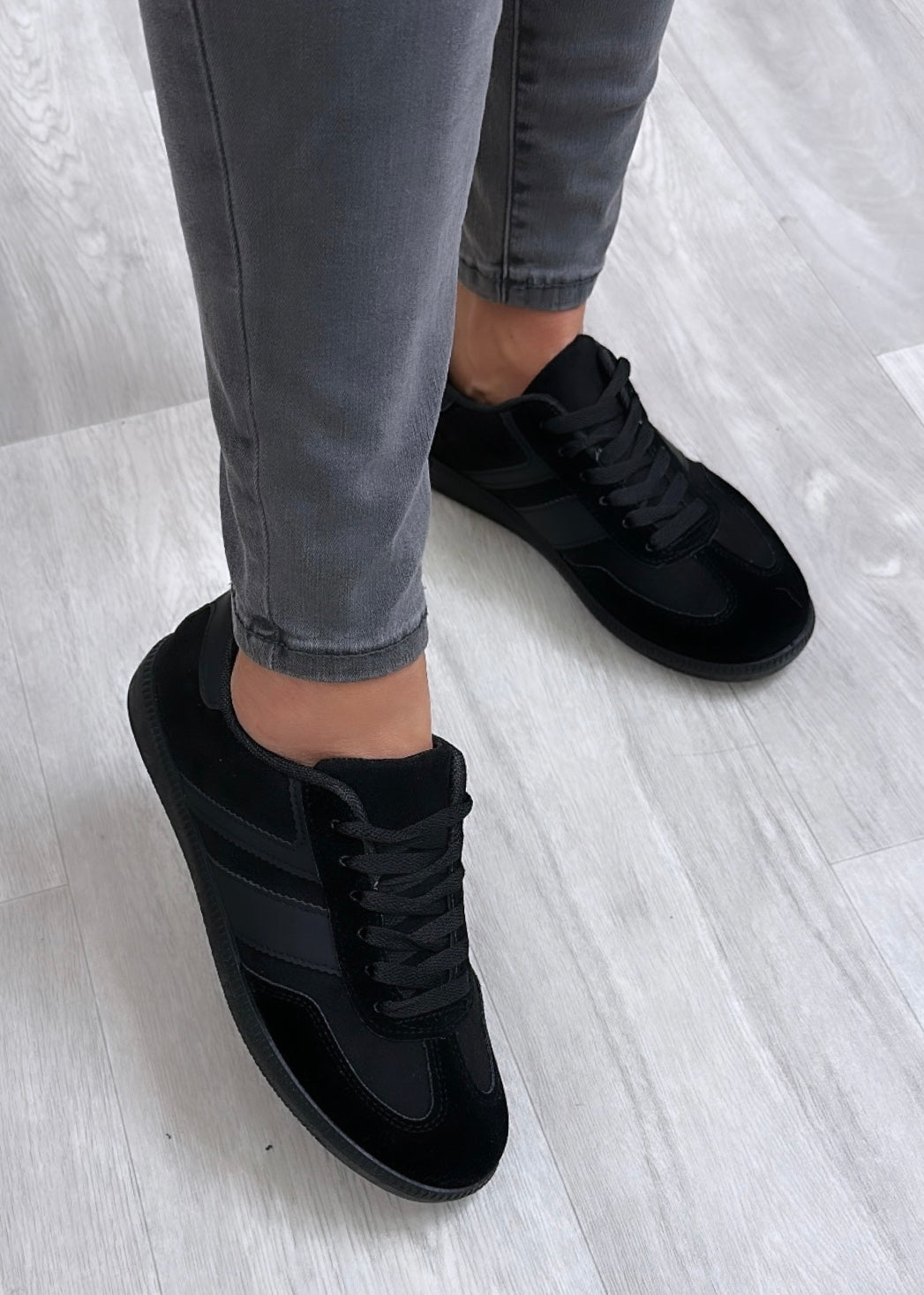 Larsa Black Lace Up Sneakers