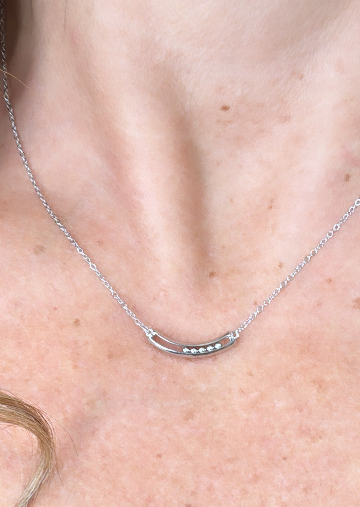Riona Silver Curved Bar Necklace