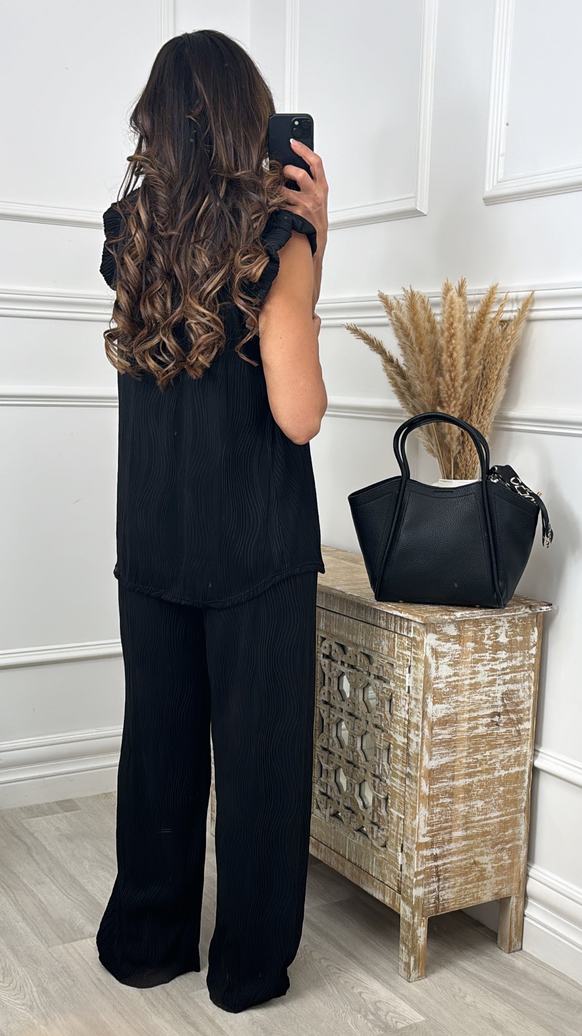Janice Black Textured Set