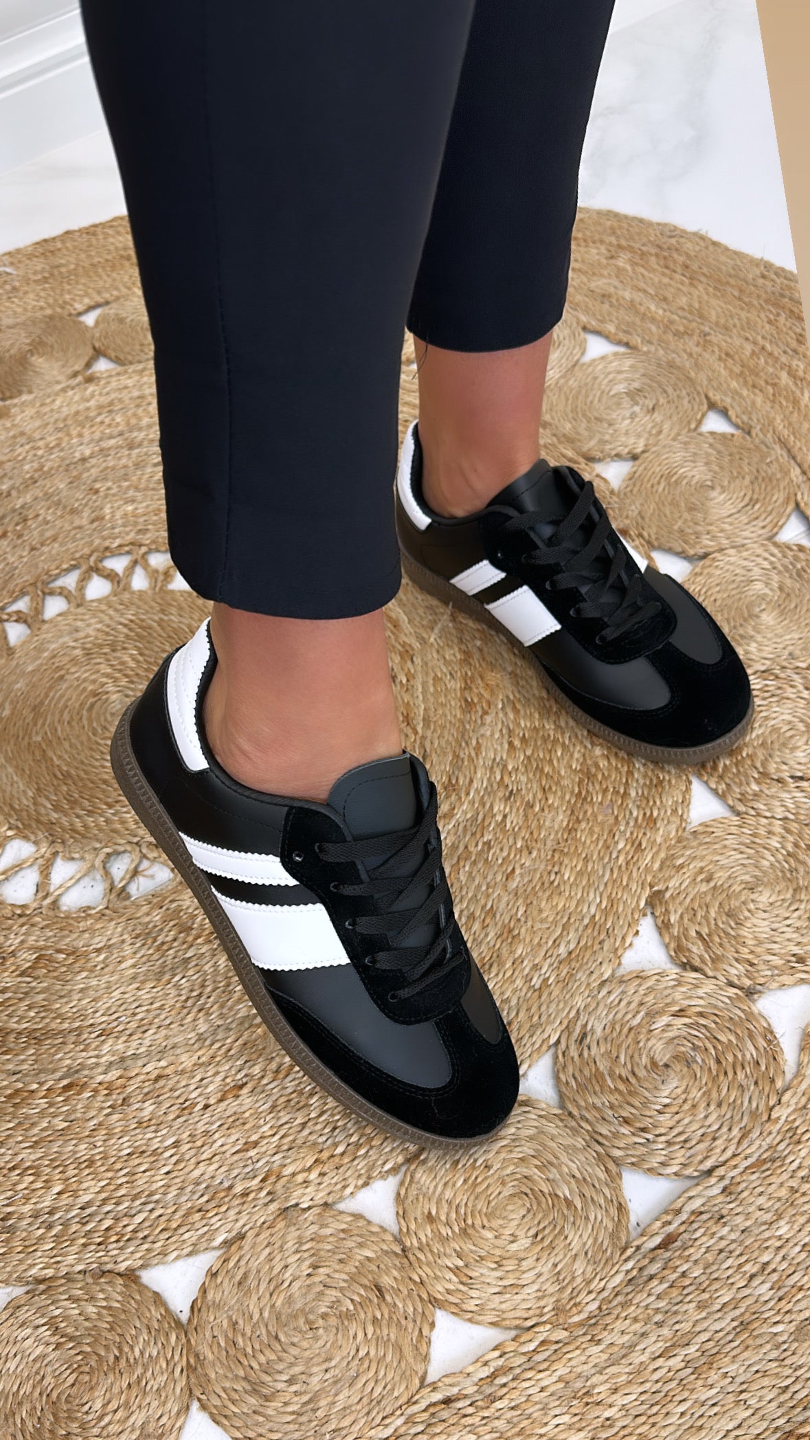 Larsa Black/White Lace Up Sneakers