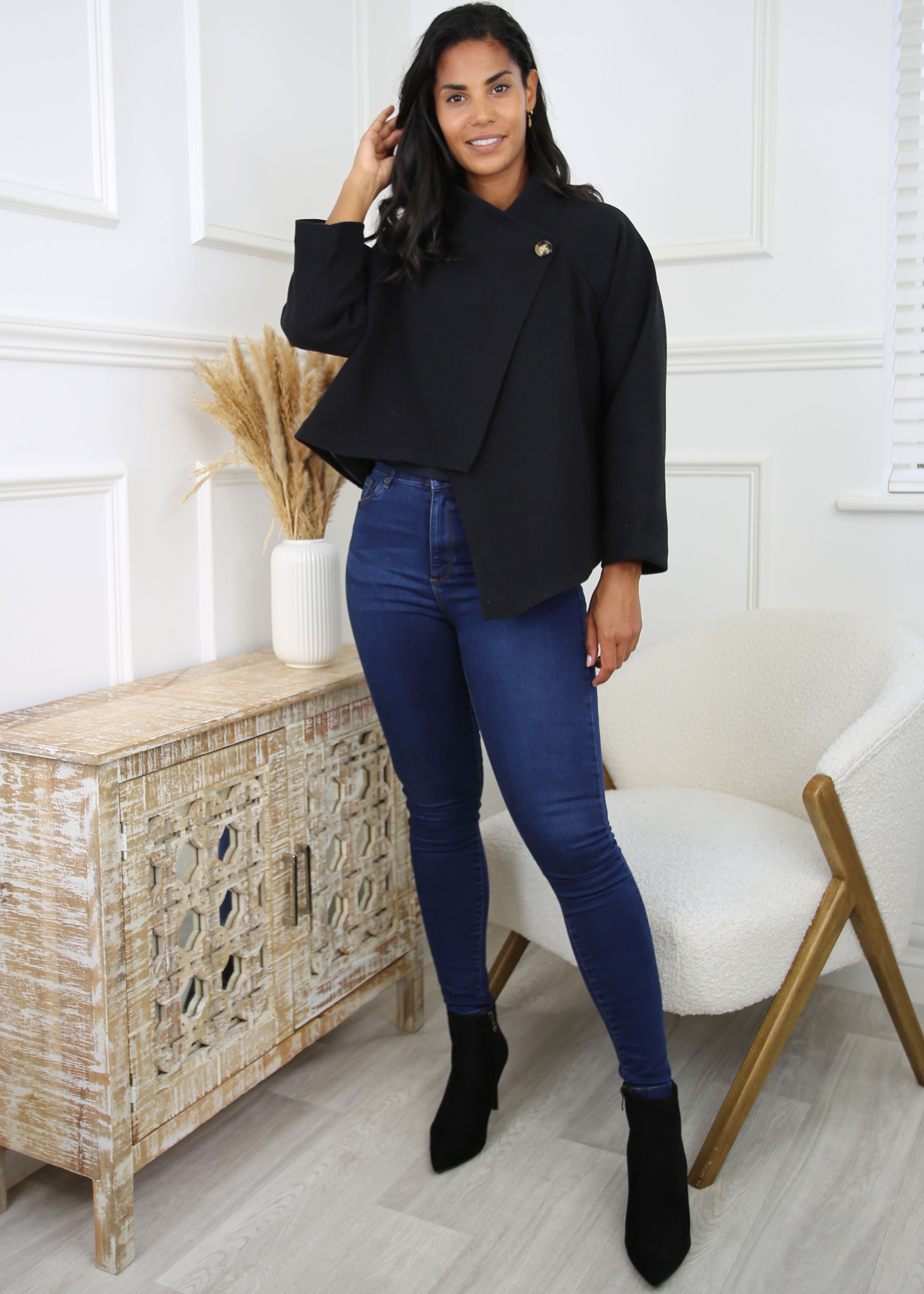 Croia Black Boat Neck Coat