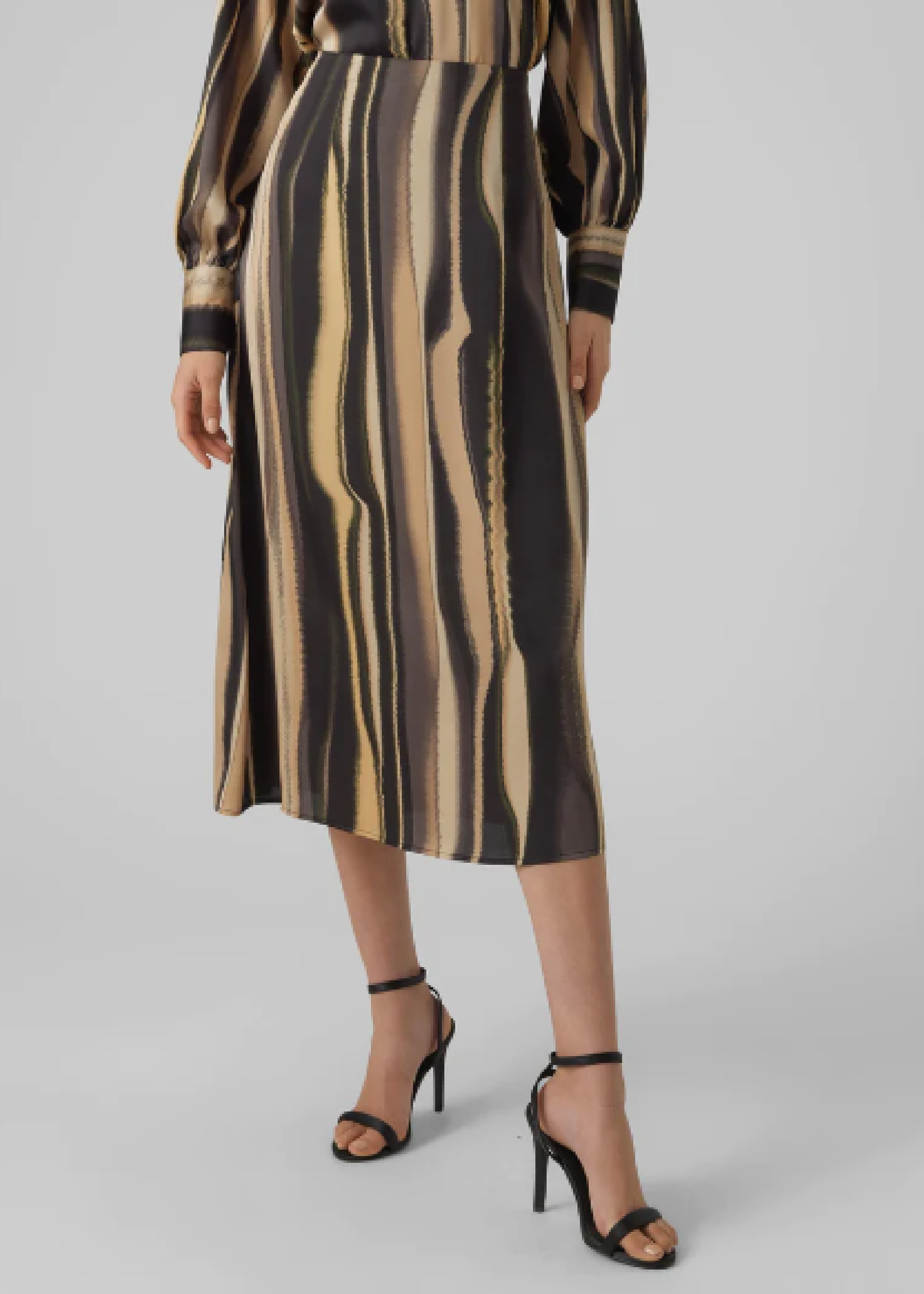 Tam Black Abstract Wave Maxi Skirt