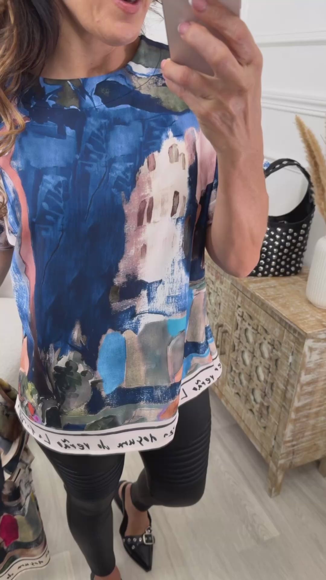 Leesa Navy Painting Print Top