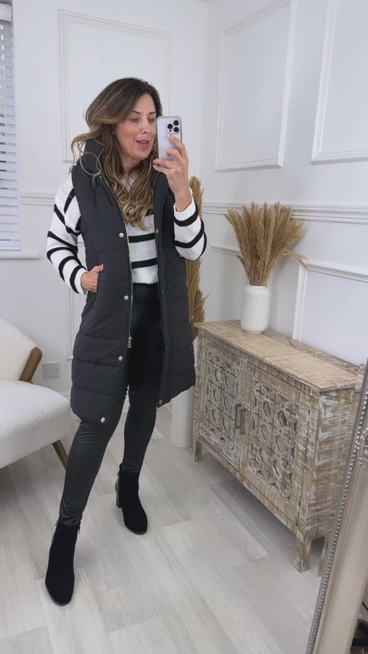 Solve Black Longline Puffer Gilet