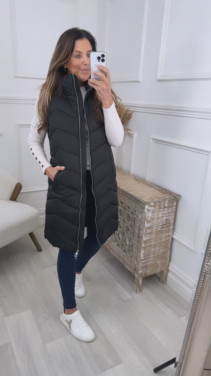 Liga Black Funnel Neck Gilet