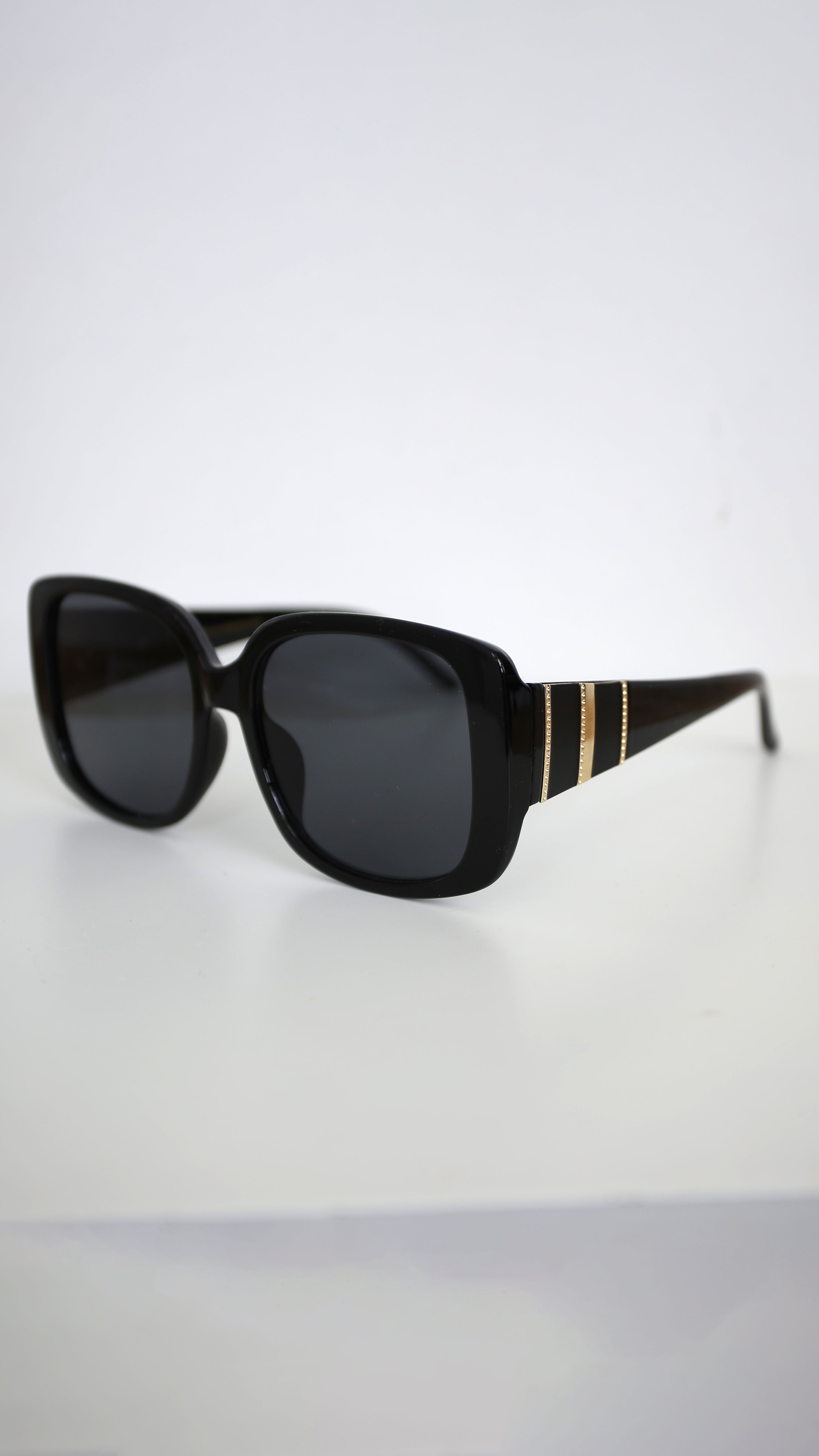 Connie Black Square Sunglasses