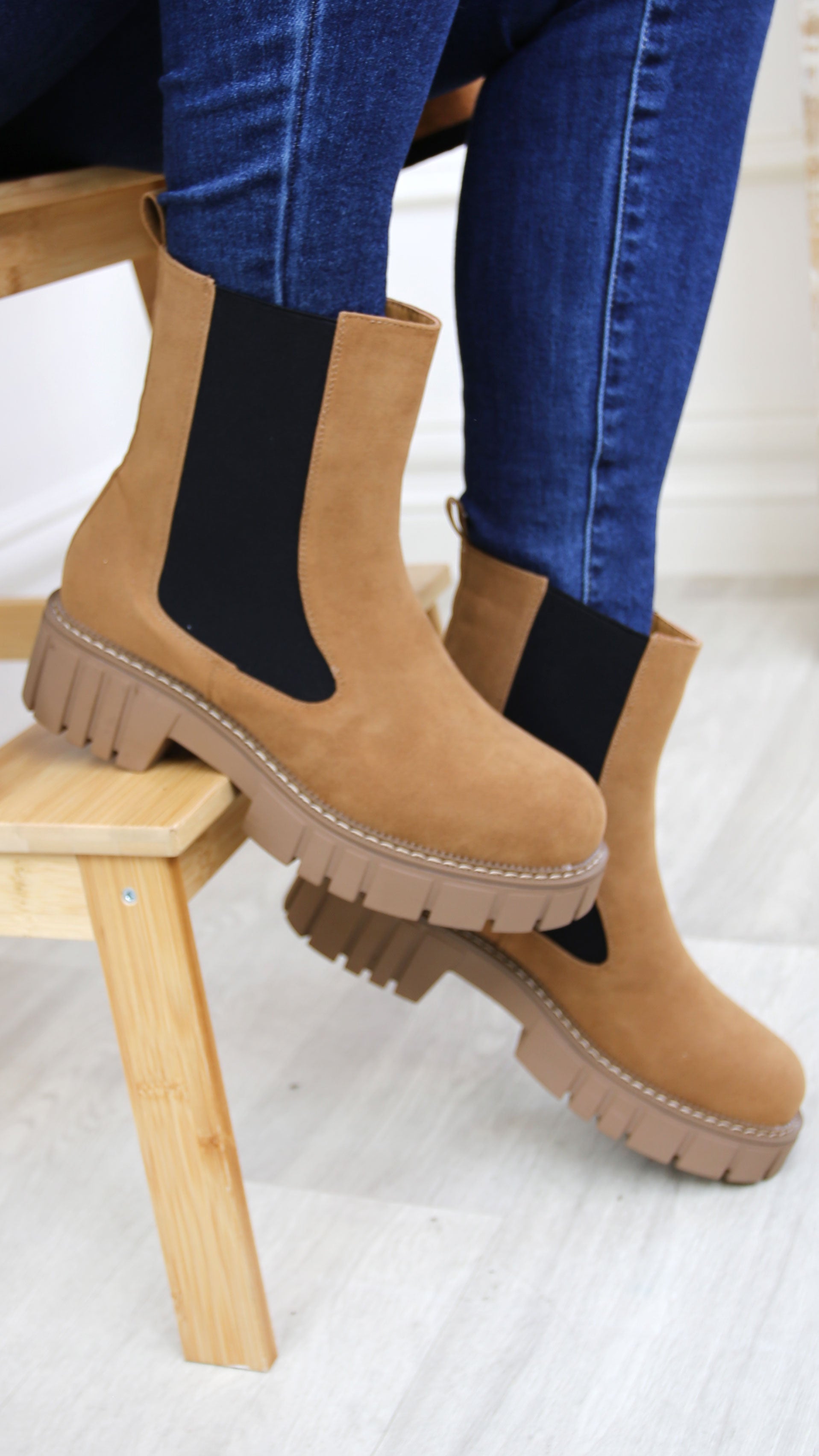 Scilla Camel Chunky Chelsea Boots