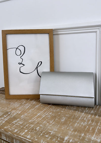 Richelle Silver Metal Bar Clutch