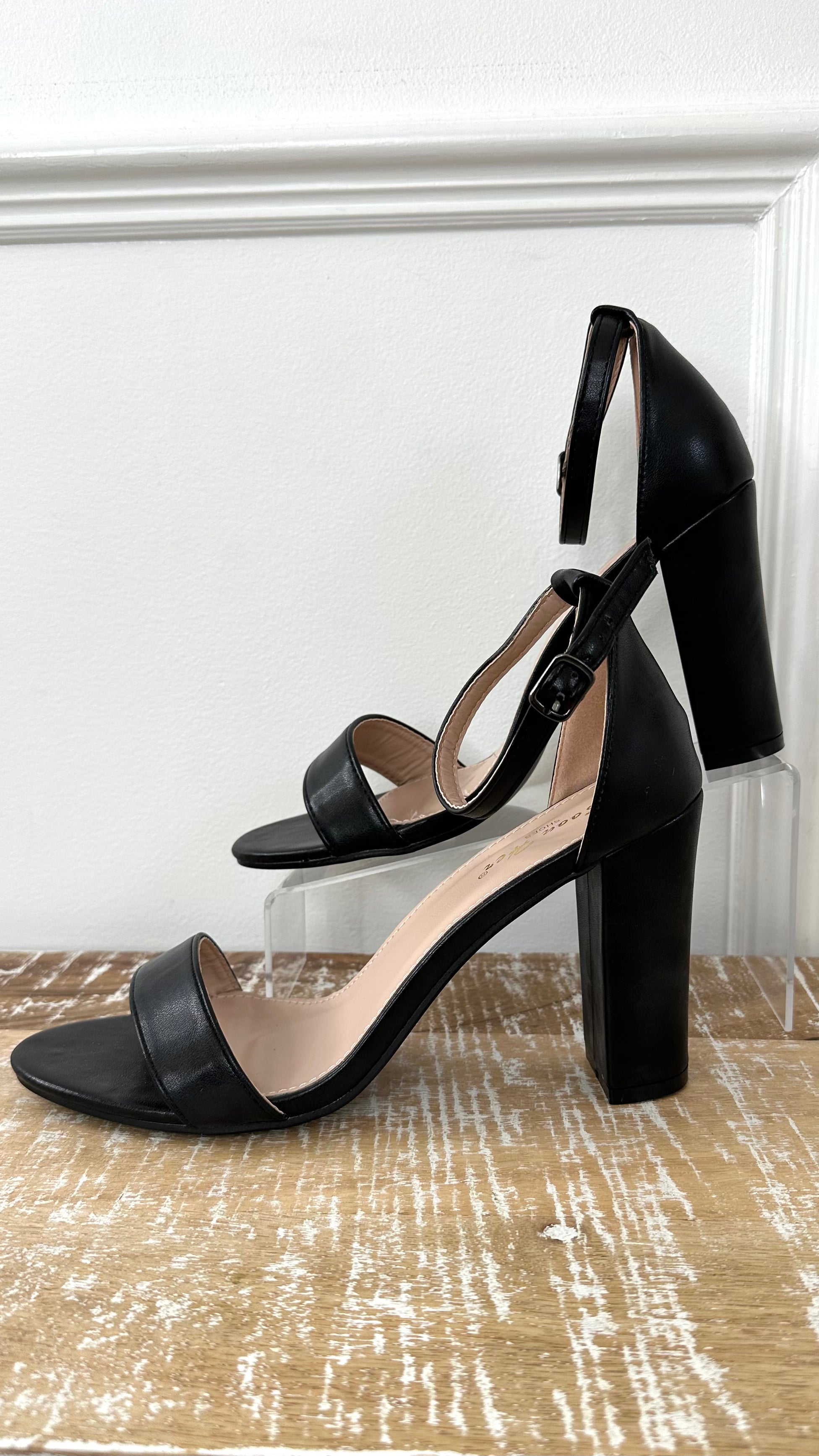 Ciara Black Strap Sandals